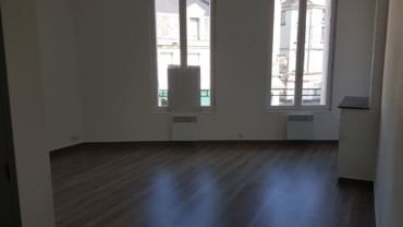 APPARTEMENT F2 LOUE CHATEAUNEUF REF 2116