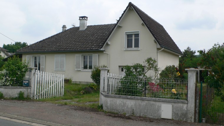 MAISON DE TYPE F4 DE 94 M² SUR LA COMMUNE DE CHATELLERAULT Réf 2233