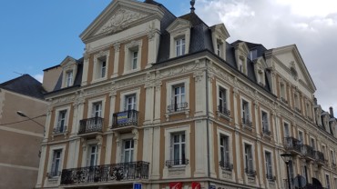 MAGNIFIQUE APPARTEMENT F4 112 M² RÉSIDENCE « GRAND HOTEL MODERNE » CHATELLERAULT Réf 2251