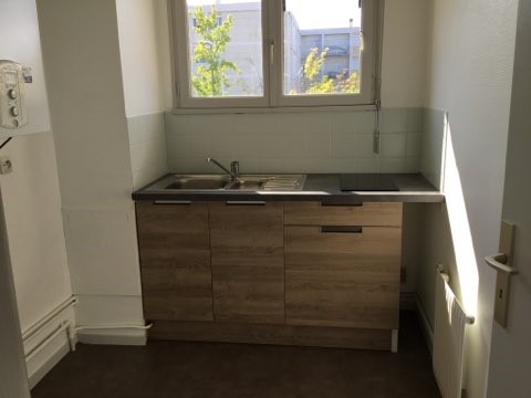 APPARTEMENT F2 AVEC GRAND BALCON RESIDENCE « LE CAMUS » CHATELLERAULT Réf A.54