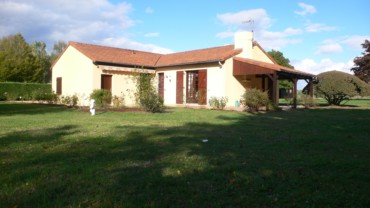 MAISON F4 DE PLAIN PIED DE 95 M² AVEC SON TERRAIN DE 1500 M² Réf 2269