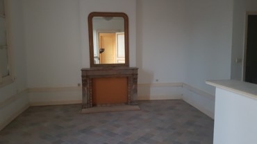 APPARTEMENT F2 DE 40 M² AU REZ DE CHAUSSEE A CHATELLERAULT Réf A.2