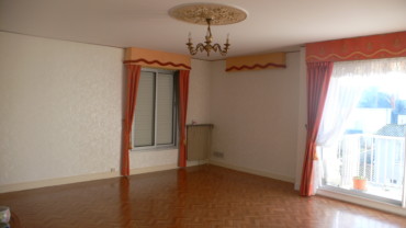 APPARTEMENT F3 DE 90 M² SUR CHATELLERAULT Réf 2286
