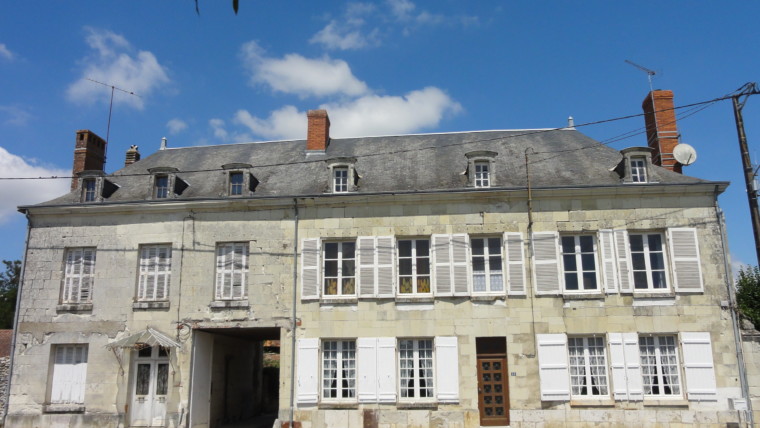 ENSEMBLE DE DEUX MAISONS SUR PLEUMARTIN Réf 2338