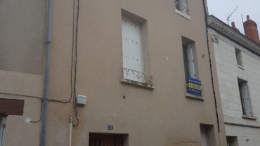 IMMEUBLE COMPOSE DE 2 APPARTEMENTS DONT UN F3 ET UN F4 EN DUPLEX CHATELLERAULT Réf 2345