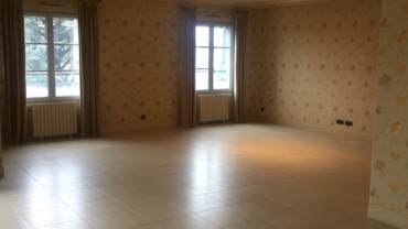 APPARTEMENT F3 DE 149 M² RESIDENCE « JEANNE D’ALBRET » CHÂTELLERAULT Réf 2376
