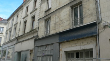 IMMEUBLE 350 M² AVEC GARAGE CHÂTELLERAULT Réf 2340