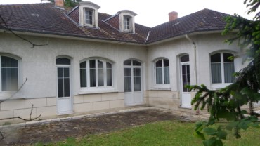 BELLE MAISON F7 DE 245 M² AVEC JARDIN DE 2000 M² SUR LA COMMUNE DE CHÂTELLERAULT Réf 2315