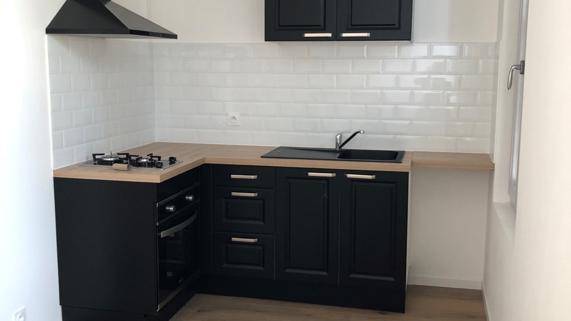 APPARTEMENT F3 1er ETAGE CENTRE VILLE CHÂTELLERAULT Réf A.27