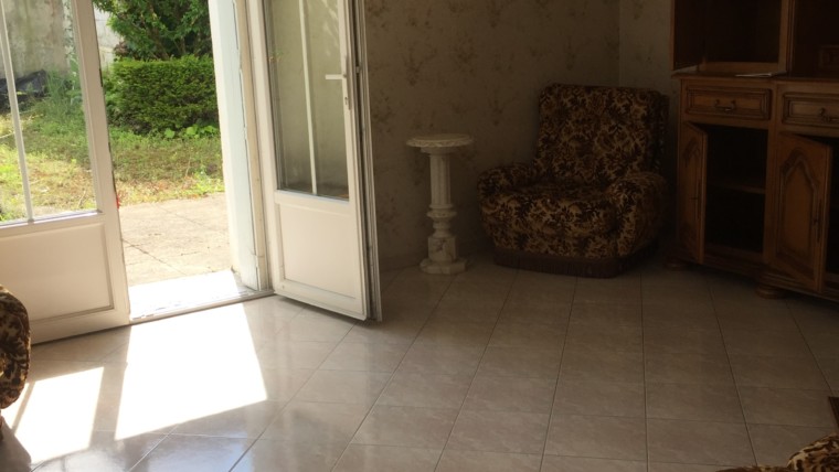 MAISON F4 DE 112 M² AVEC 800 M² TERRAIN CHÂTELLERAULT EST Réf 2399