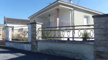 MAISON AVEC 3 CHAMBRES SUR TERRAIN DE 599M² CHÂTELLERAULT Réf 2406
