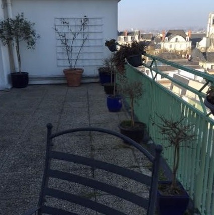 APPARTEMENT F3 DE 69 M² AU 6ème ÉTAGE AVEC TERRASSE AVENUE TREUILLE CHÂTELLERAULT Réf A.84