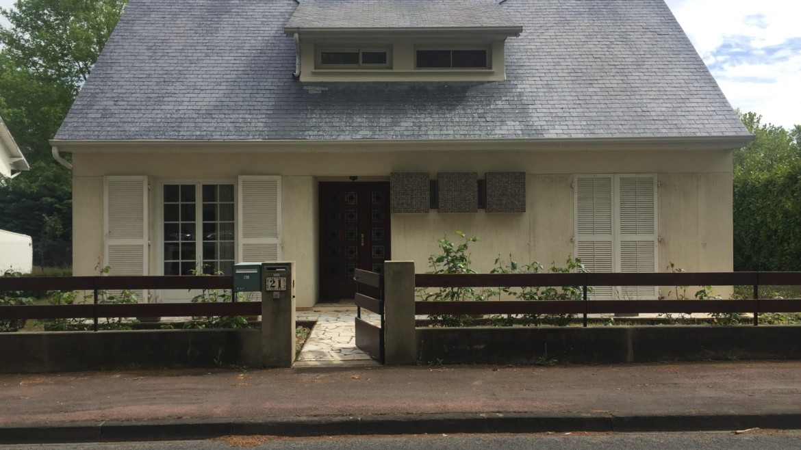 MAISON F4 DE 90 M² SITUÉE A PROXIMITÉ ÉCOLE PRIMAIRE ET COMMERCES CHÂTELLERAULT Réf 2525