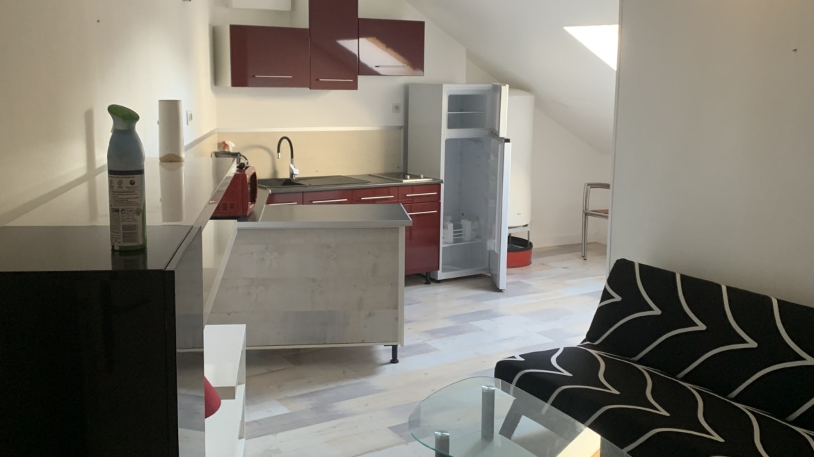 APPARTEMENT F3 MEUBLE 45 M² CHÂTELLERAULT Réf A.113