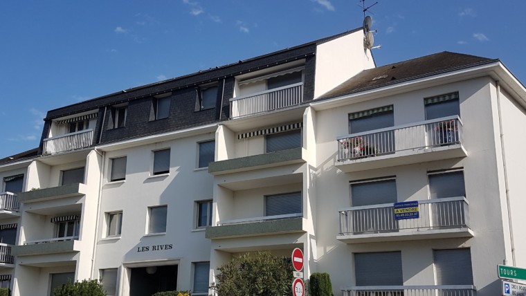 VUE EXCEPTIONNELLE : TRÈS BEL APPARTEMENT F5 DANS IMMEUBLE DE STANDING « LES RIVES » CHÂTELLERAULT Réf A.133