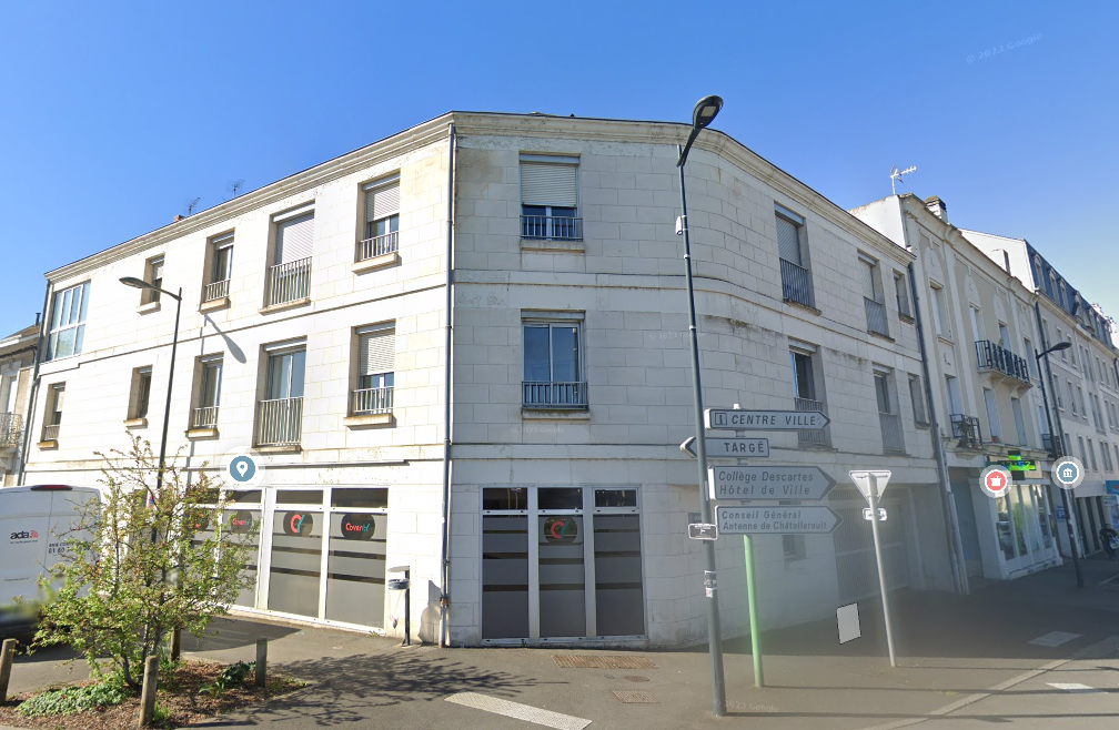 APPARTEMENT F4 CENTRE VILLE EN FACE DE LA GARE CHÂTELLERAULT Réf 2625