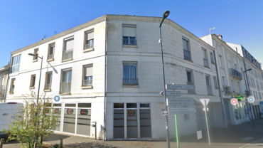 APPARTEMENT F4 CENTRE VILLE EN FACE DE LA GARE CHÂTELLERAULT Réf 2625