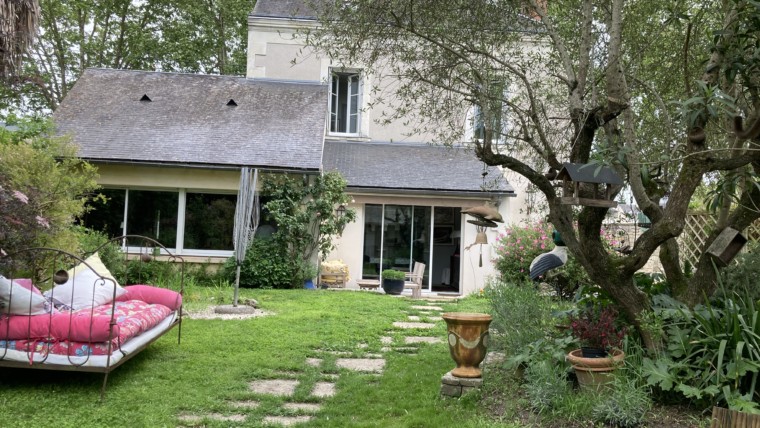 MAISON DE CHARME VUE IMPRENABLE SUR LA VIENNE 185 M² CHÂTELLERAULT Réf 2629