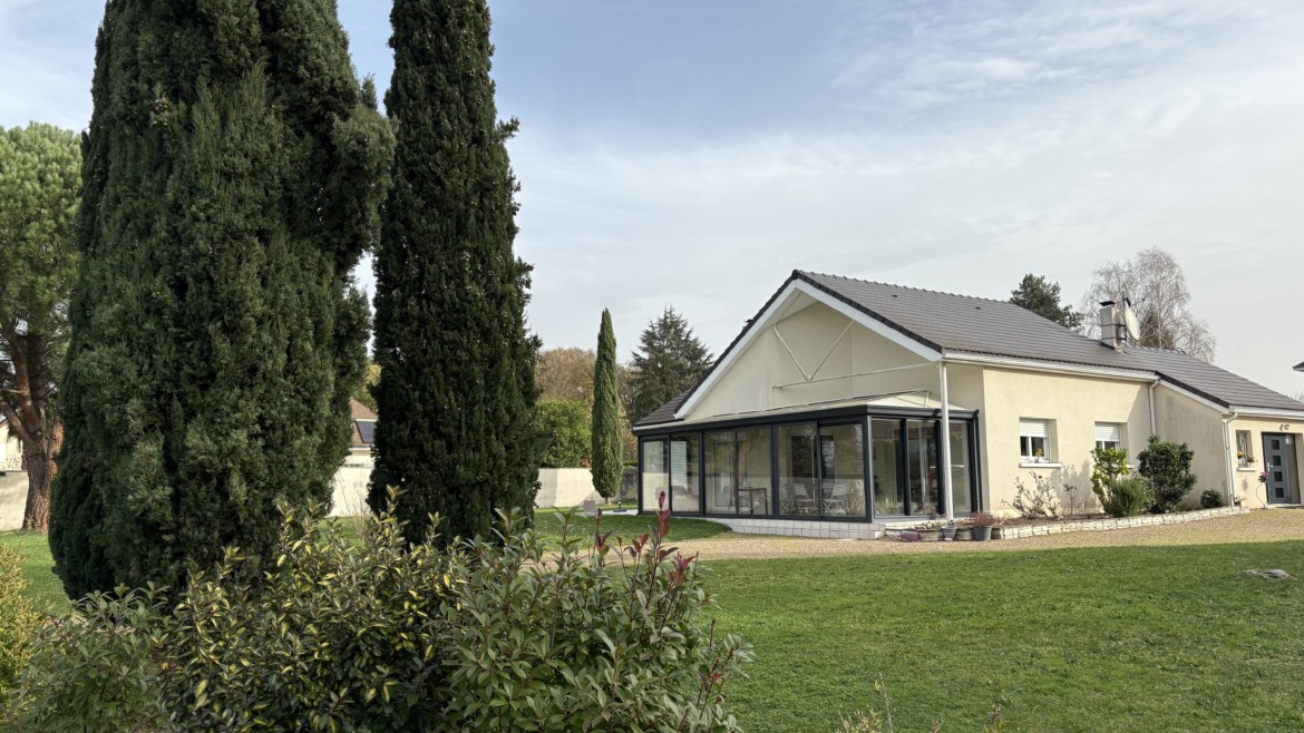 RÉSIDENCE JULES VERNE BEAU PLAIN PIED T4 VUE DIRECTE SUR LA VIENNE CHÂTELLERAULT Réf 2650