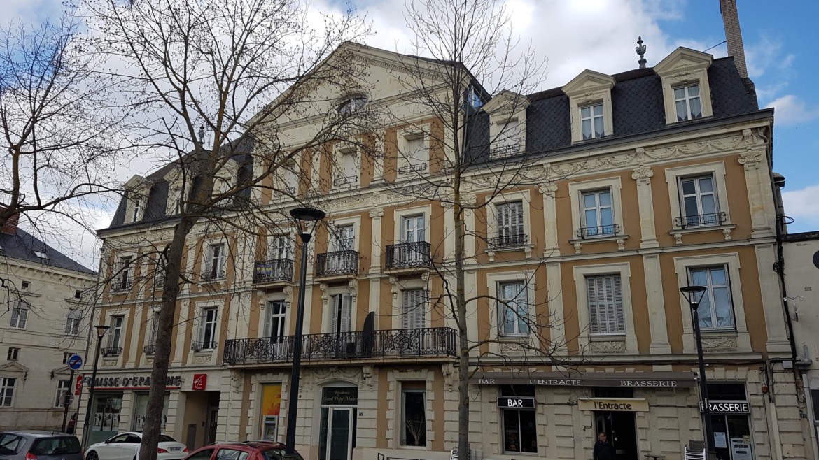 EXCEPTIONNEL : RÉSIDENCE GRAND HÔTEL MODERNE APPARTEMENT GRAND STANDING F4 TRÈS BELLES PRESTATIONS CHÂTELLERAULT Réf 2653