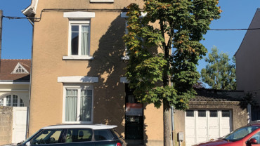 MAISON DE VILLE F5 DE 123 M² A RÉNOVER PROCHE CENTRE-VILLE CHÂTELLERAULT Réf 2631