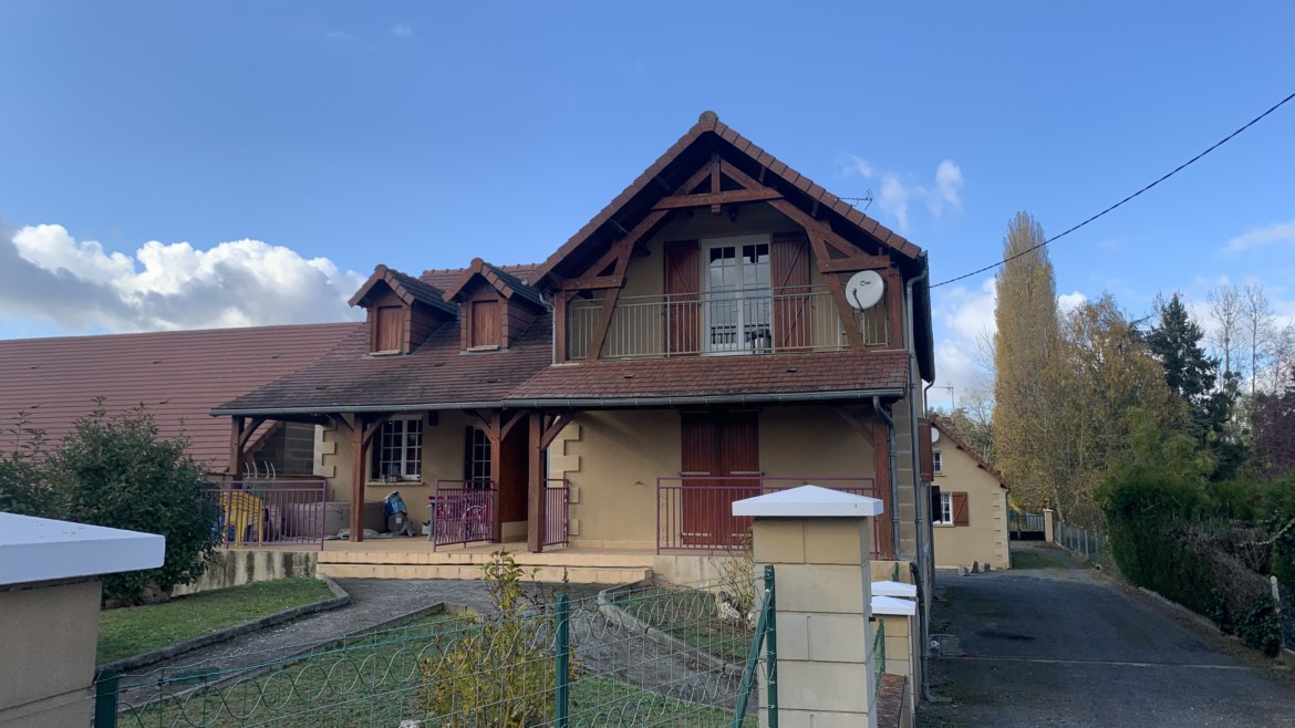 APPARTEMENT F4 AVEC BALCON AU CALME NAINTRE Réf A.141