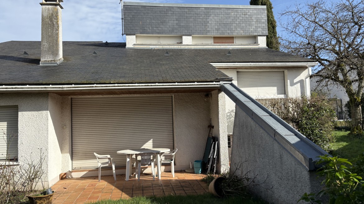 BELLE MAISON D&rsquo;ARCHITECTE DE 152 M² DANS PETITE RÉSIDENCE PROCHE GARE ET CENTRE VILLE CHÂTELLERAULT Réf 2664