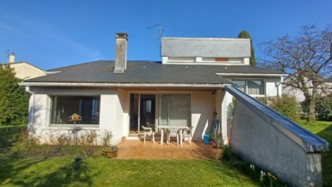 BELLE MAISON D&rsquo;ARCHITECTE DE 152 M² DANS PETITE RÉSIDENCE PROCHE GARE ET CENTRE VILLE CHÂTELLERAULT Réf 2664