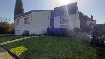 BELLE MAISON D&rsquo;ARCHITECTE DE 152 M² DANS PETITE RÉSIDENCE PROCHE GARE ET CENTRE VILLE CHÂTELLERAULT Réf 2664