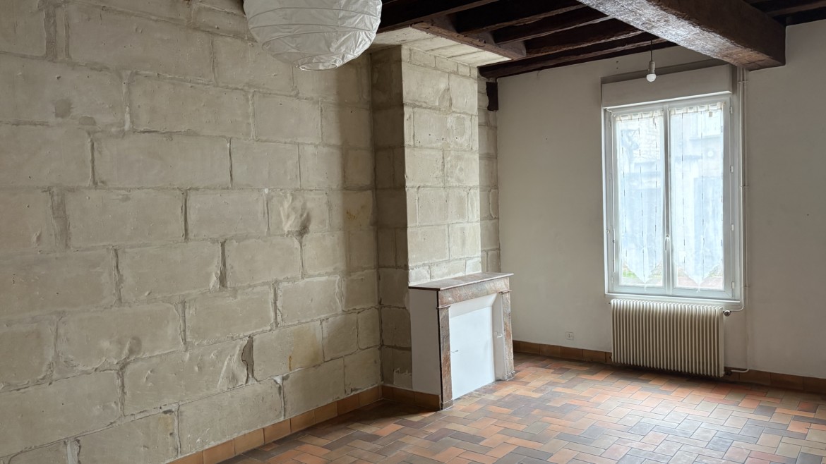 MAISON DE VILLE AVEC JARDIN RUE JEANNE D&rsquo;ARC 127 M² CHÂTELLERAULT Réf 2667
