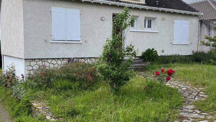 PAVILLON DE PLAIN PIED AVEC SOUS-SOL NORD OUEST CHÂTELLERAULT Réf M.46