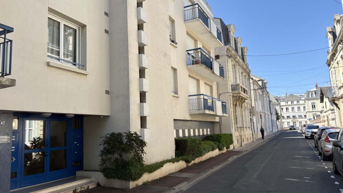 EXCEPTIONNEL ET RARE « LE RONSARD » APPARTEMENT 108 M² CENTRE VILLE DANS UN ENVIRONNEMENT VERDOYANT Réf 2670