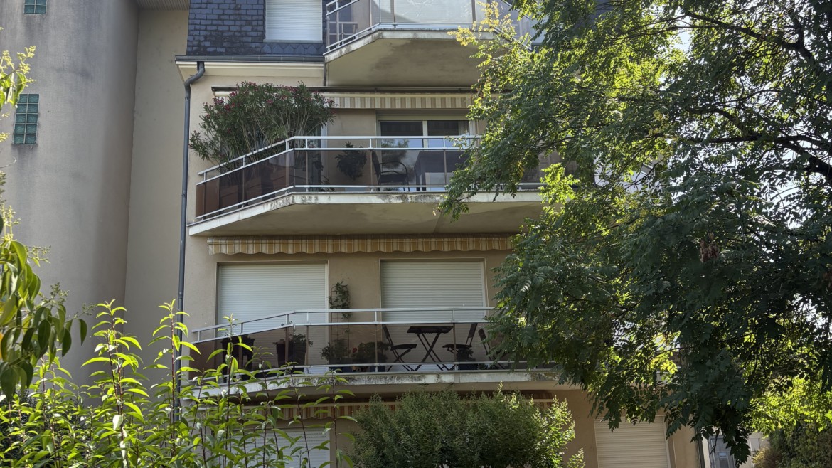 CENTRE VILLE TRÈS BEL APPARTEMENT DE 79 M² RÉSIDENCE LE MONTPENSIER, L&rsquo;UNE DES RÉSIDENCES LES PLUS PRISÉES Réf 2676