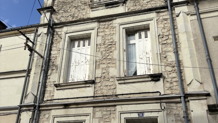BELLE MAISON DE VILLE 96 M² JARDIN 3 CHAMBRES CHÂTELLERAULT Réf M.48