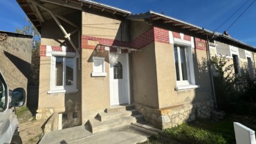 MAISON F2 EN TRÈS BON ÉTAT AVEC JARDIN PROCHE CENTRE-VILLE CHÂTELLERAULT Réf M.49