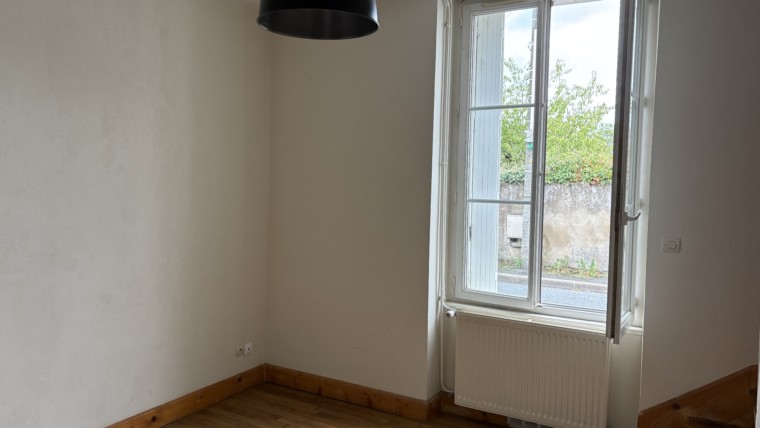 MAISON F4 VIVABLE DE PLAIN-PIED CHÂTELLERAULT Réf M.50
